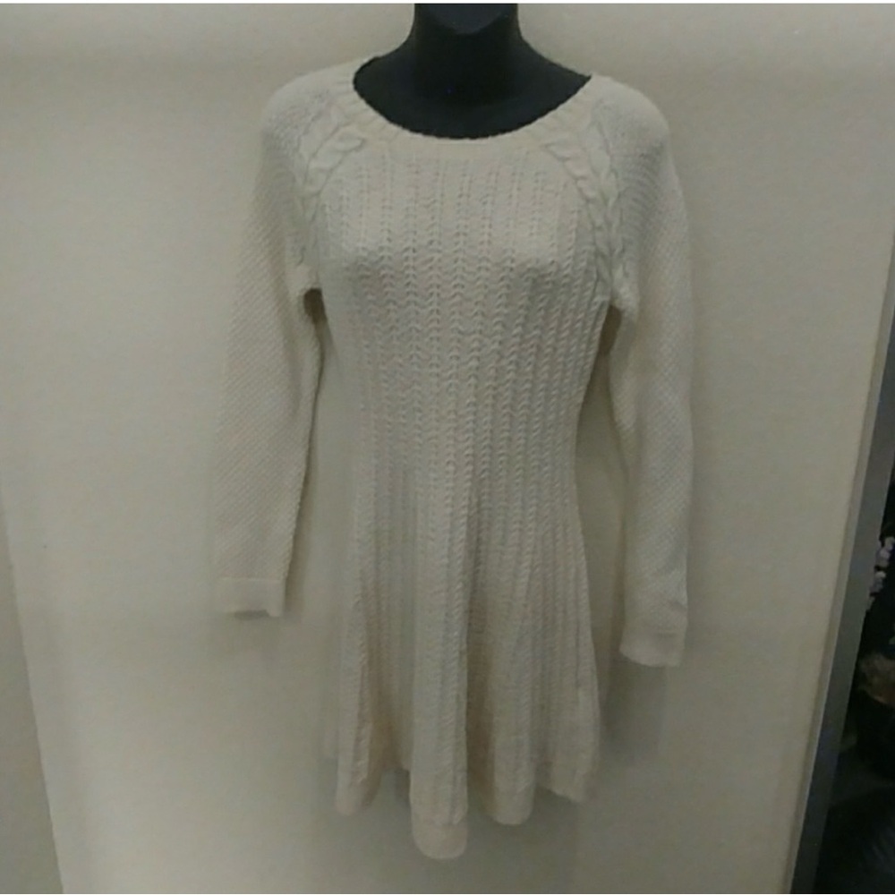 Hollister Ivory Cable Knit Sweater